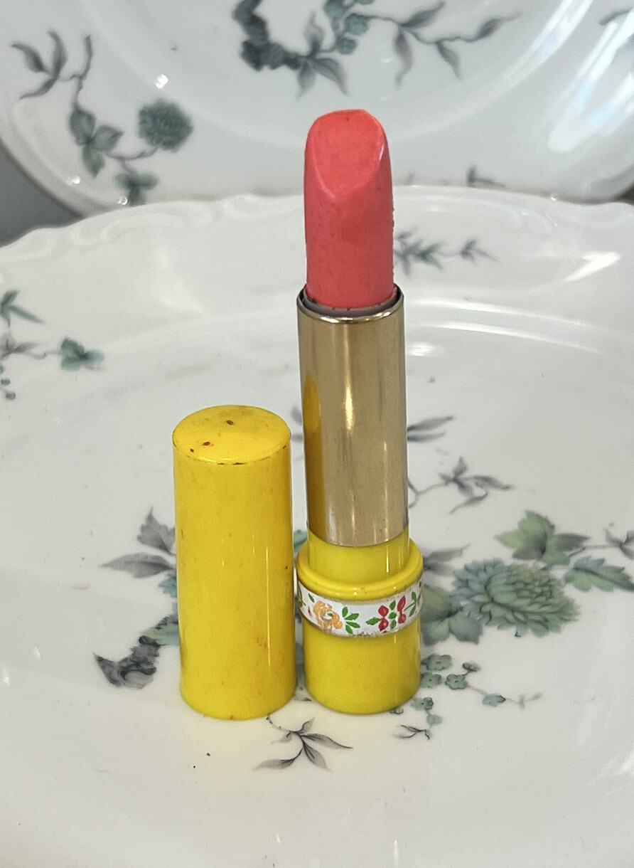 VINTAGE REVLON COLLECTIBLE LUSTROUS LIPSTICK DAREDEVIL PINK  NEW