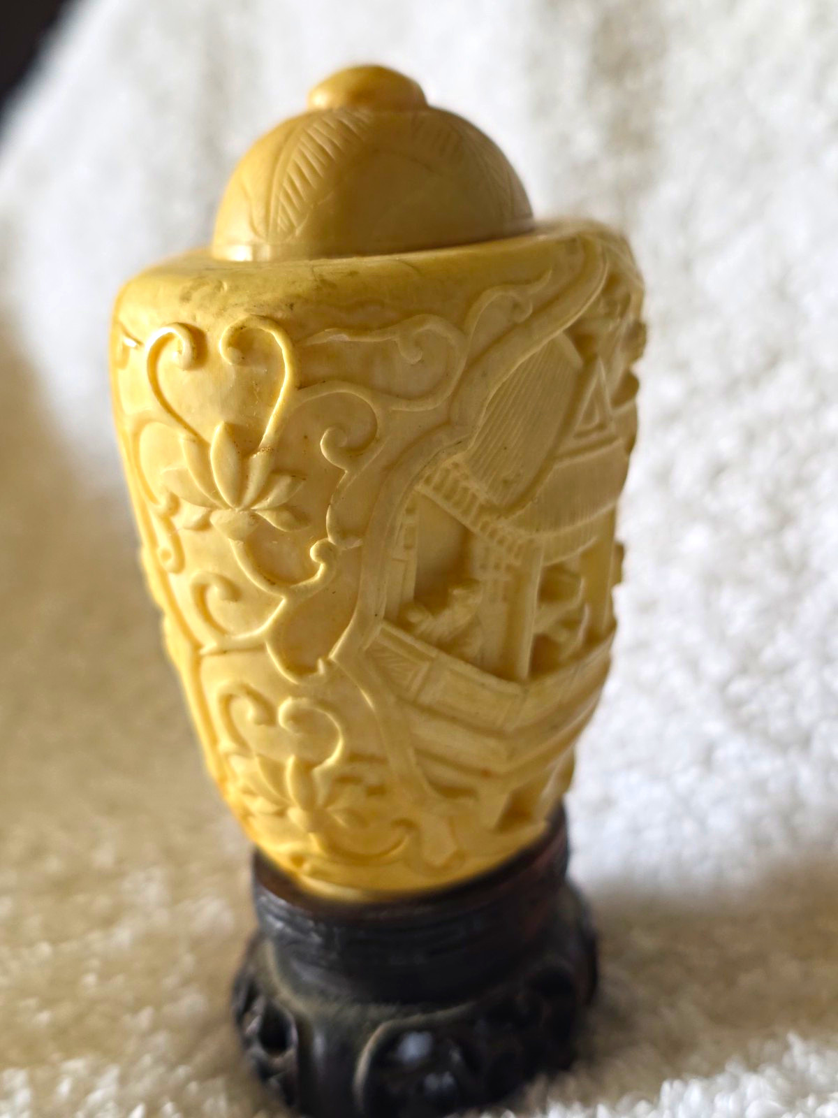 Vintage Chinese Carved Snuff Bottle  w/ Stopper & Fitted Stand