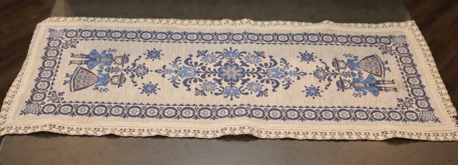 VTG HALLTEX WOVEN RUNNER 36X14 CROCHETED EDGE AUSTRIA FOLK ART