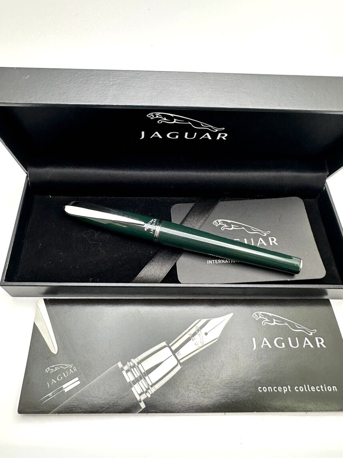JAGUAR Concept Collection Fountain Pen, Nib Size-M.