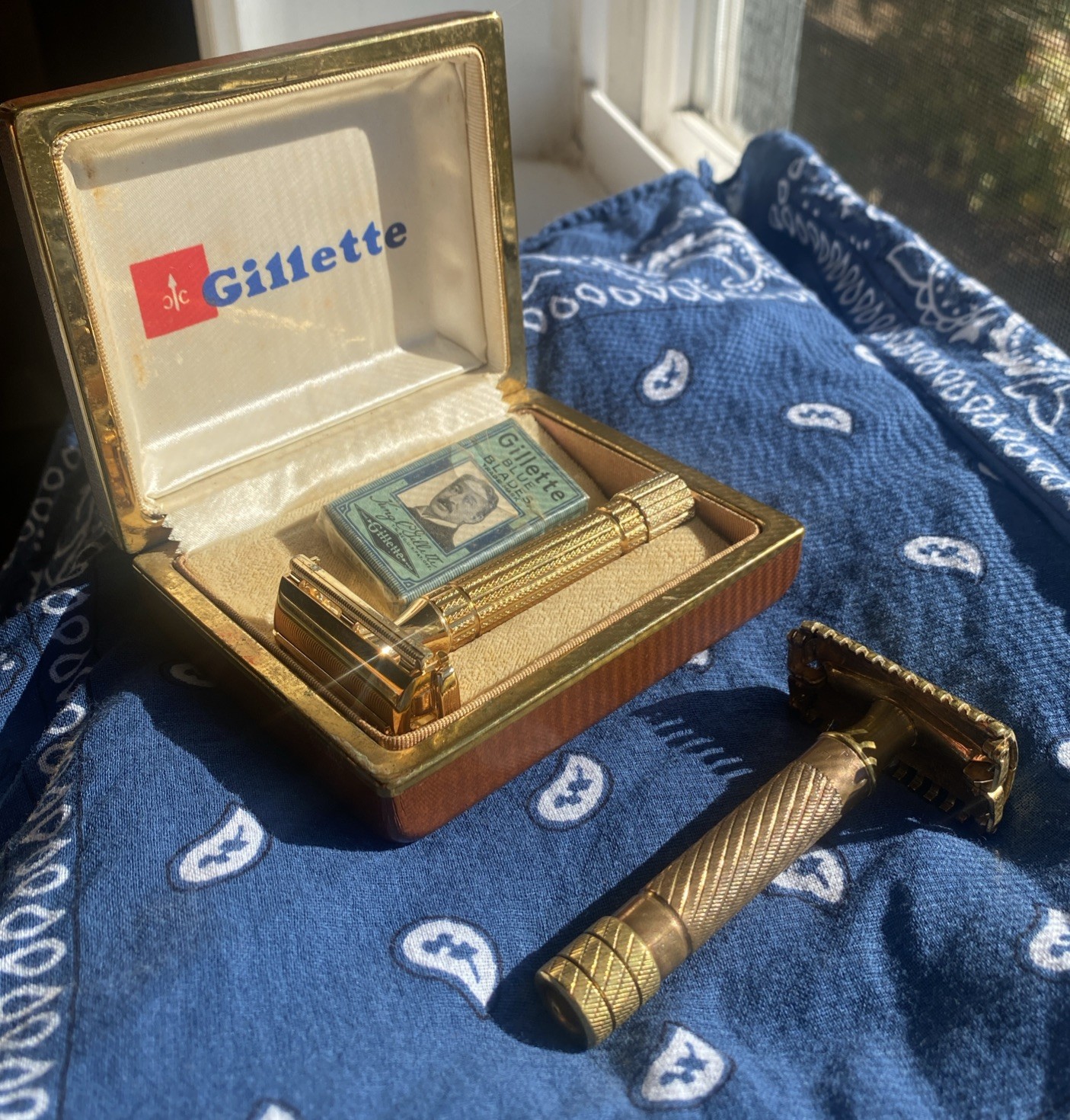 1930s Era Antique Vintage Gillette Aristocrat Razor & 1957 Diplomat C1 With Case
