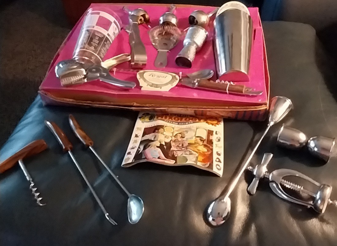 Mr Bartender Regal Bar Set NOS MCM Stainless Steel USA Vintage 1960-1970