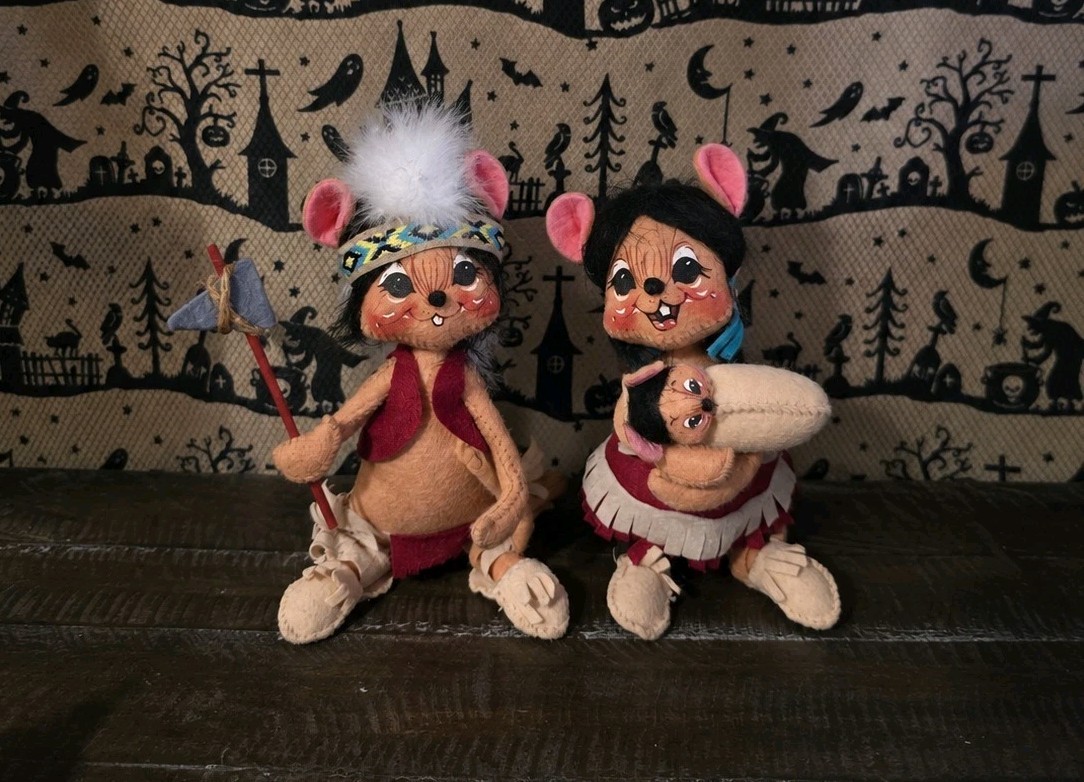 1998 Annalee Indigenous Native American Mouse Couple Holiday Thanks Giving 1998 Annalee Indigenous Native American Mouse Couple Holiday Thanks Giving