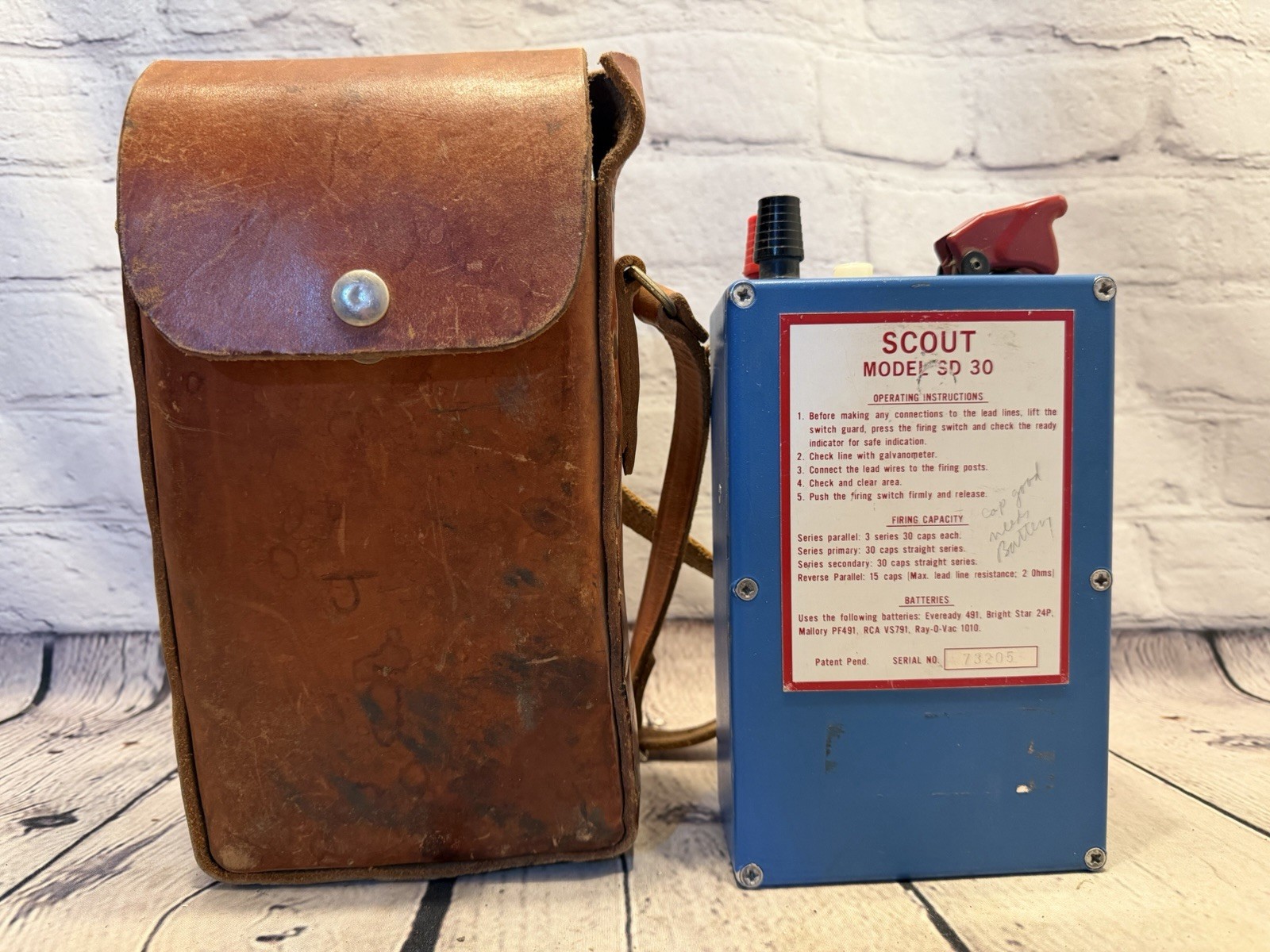 Vintage Scout Model SD 30 Dynamite Blaster Detonator Electronic W/Leather Case