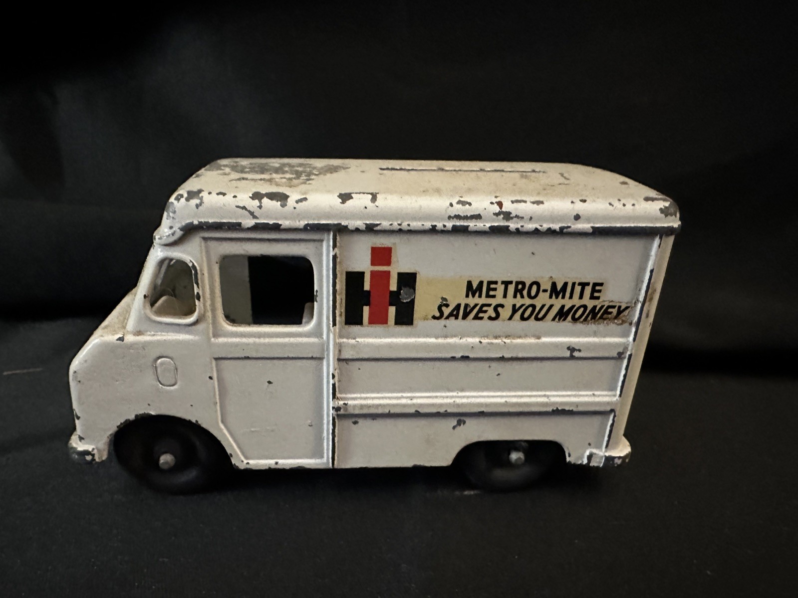 Vintage 1950\'s International Harvester - IH  Metro- Mite Die Cast Metal Bank