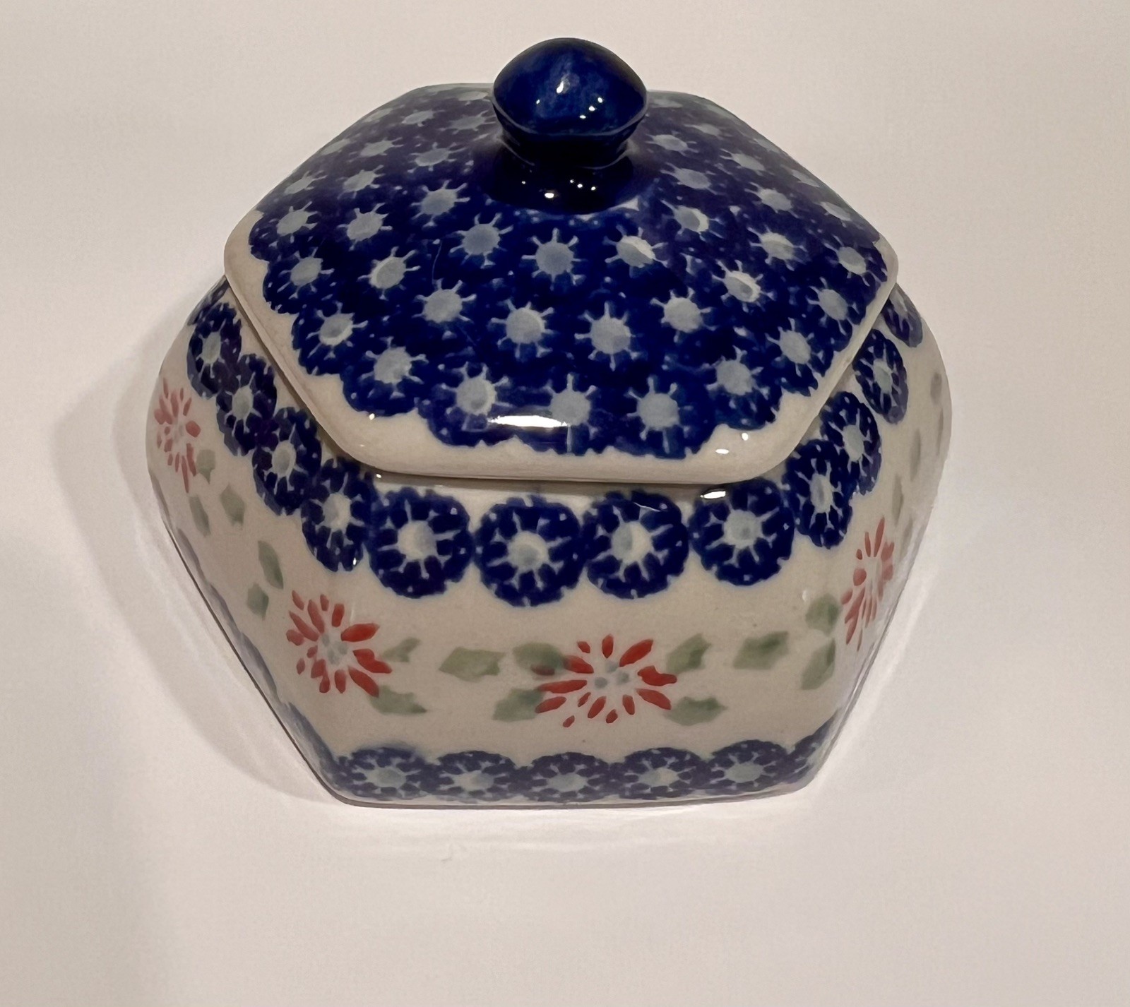 Boleslaweic Polish Pottery Snowflake Hexigonal Trinket Box