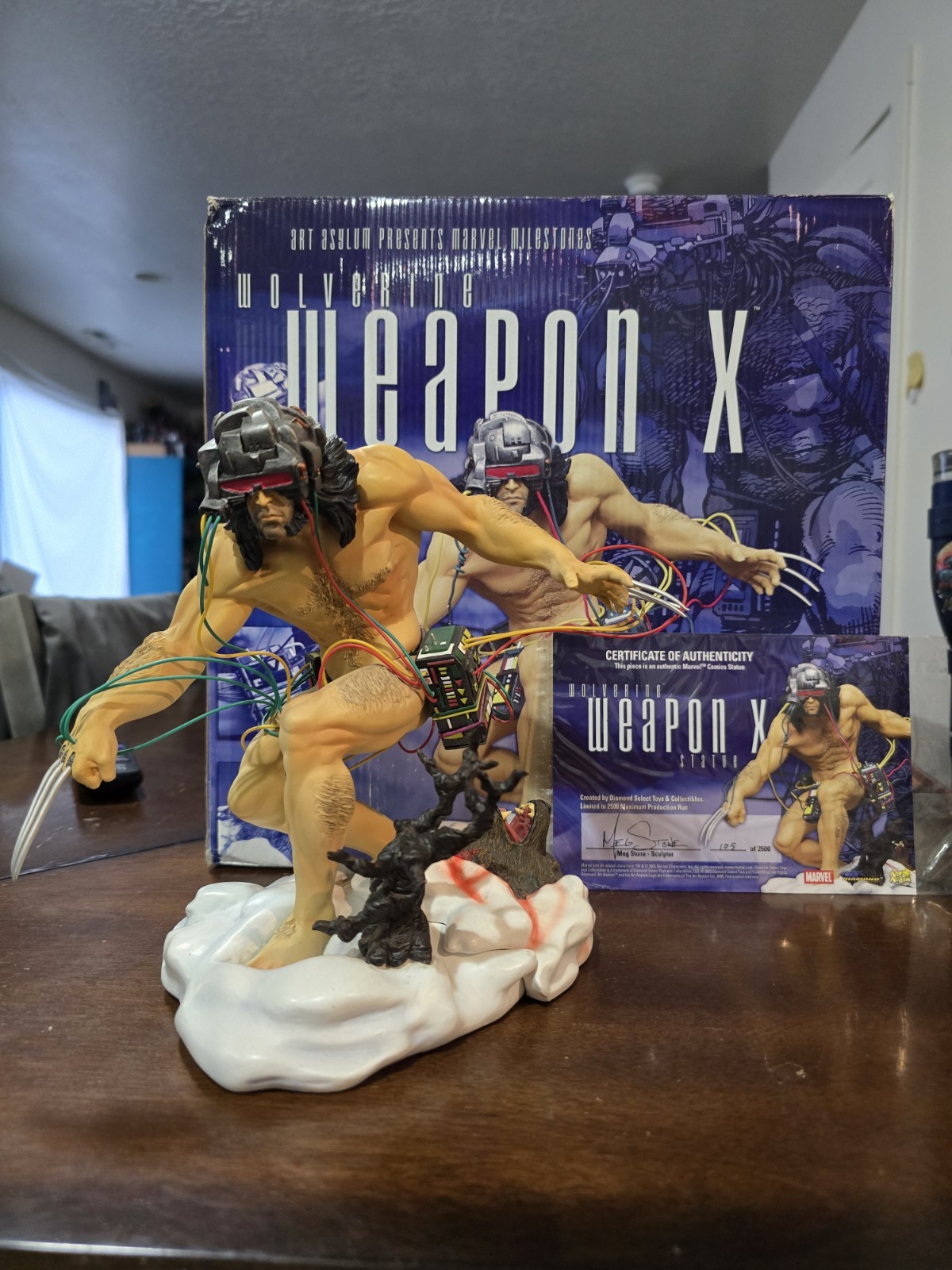 Wolverine WEAPON X  X-men Statue 105/2500 Art Asylum Marvel Milestones Gift MCU