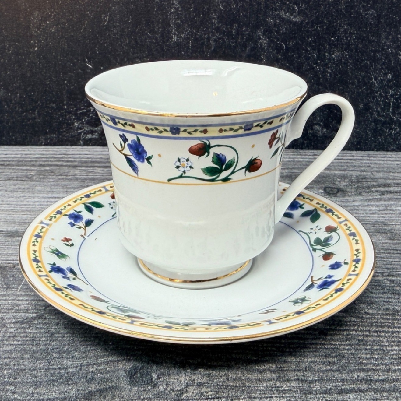 Vtg Truly Tasteful Fine China Teacup Saucer Strawberry Blue Floral Gold Trim Tea
