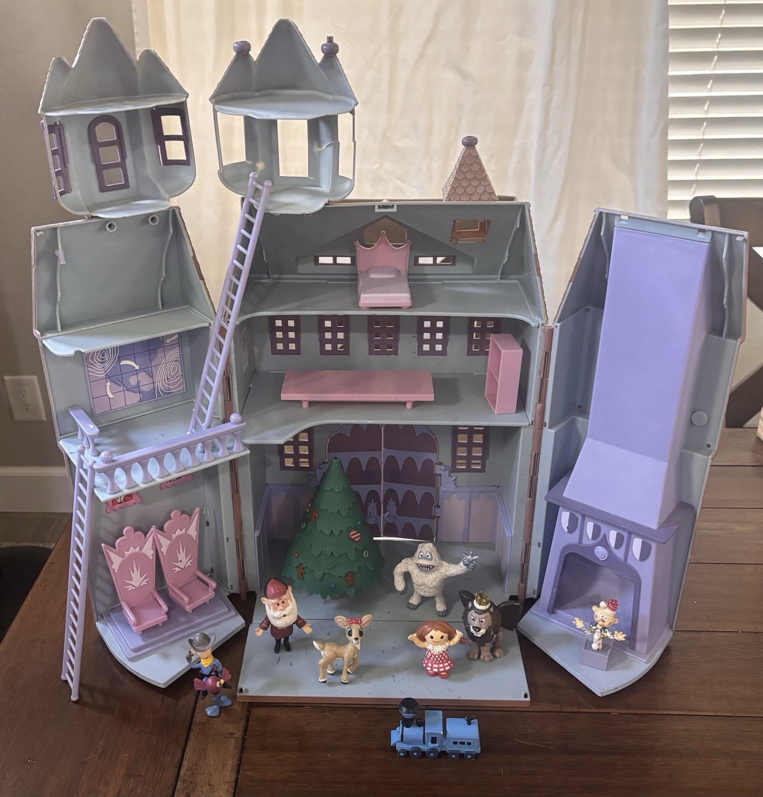 Vtg Rudolph &The Island of Misfit Toys Santa's Castle Accessories DAMAGED READ
