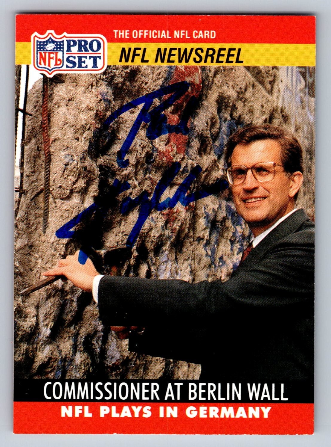 PRO SET NFL NEWSREEL #785 Paul Tagliabue Autographed Trading Card 1990 PRO SET NFL NEWSREEL #785 Paul Tagliabue Autographed Trading Card 1990