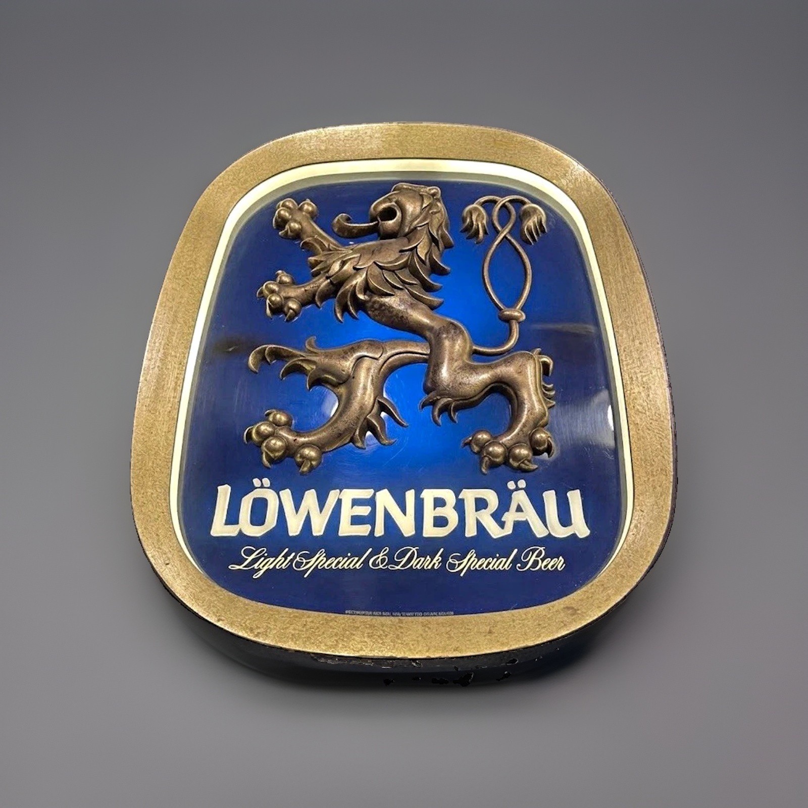 Vintage Löwenbräu Beer Lighted Sign Light & Dark Special 1970s Breweriana