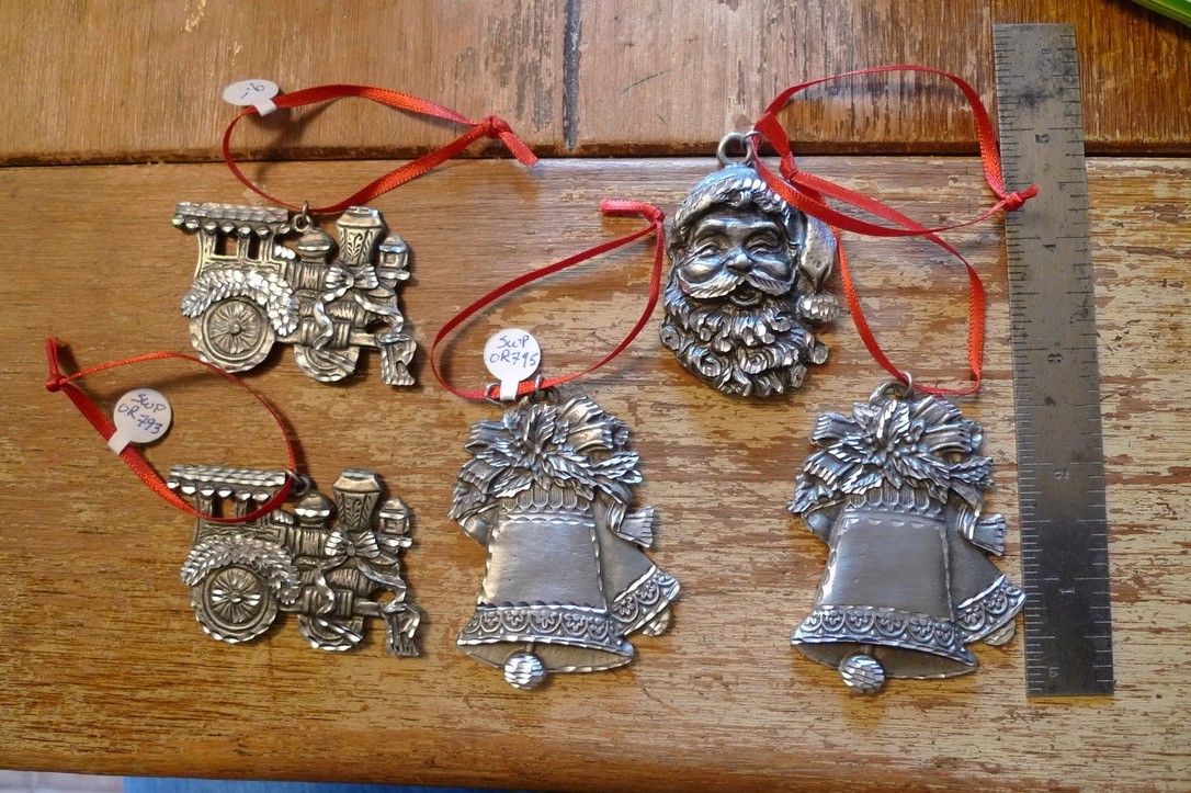 5 Pewter Metal Christmas Ornaments Santa, Steam Engines & Bells 5 Pewter Metal Christmas Ornaments Santa, Steam Engines & Bells