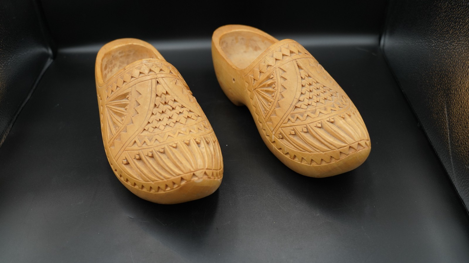 VTG Dutch, Holland, Netherlands, Nederland Wooden Shoes Clogs Klompen SIZE 10-11 VTG Dutch, Holland, Netherlands, Nederland Wooden Shoes Clogs Klompen SIZE 10-11