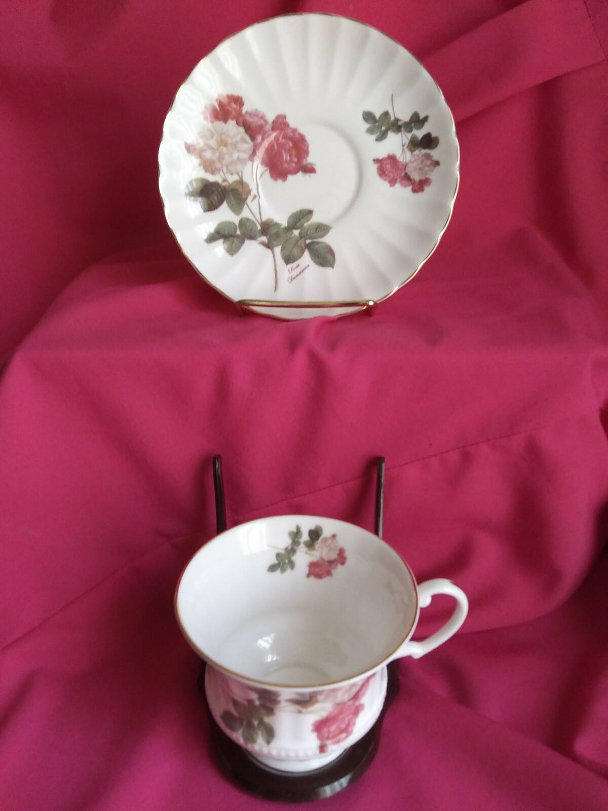 COLLECTIBLE VTG ROYAL PATRICIAN FINE BONE CHINA CUP & SAUCER  SET, ENGLAND