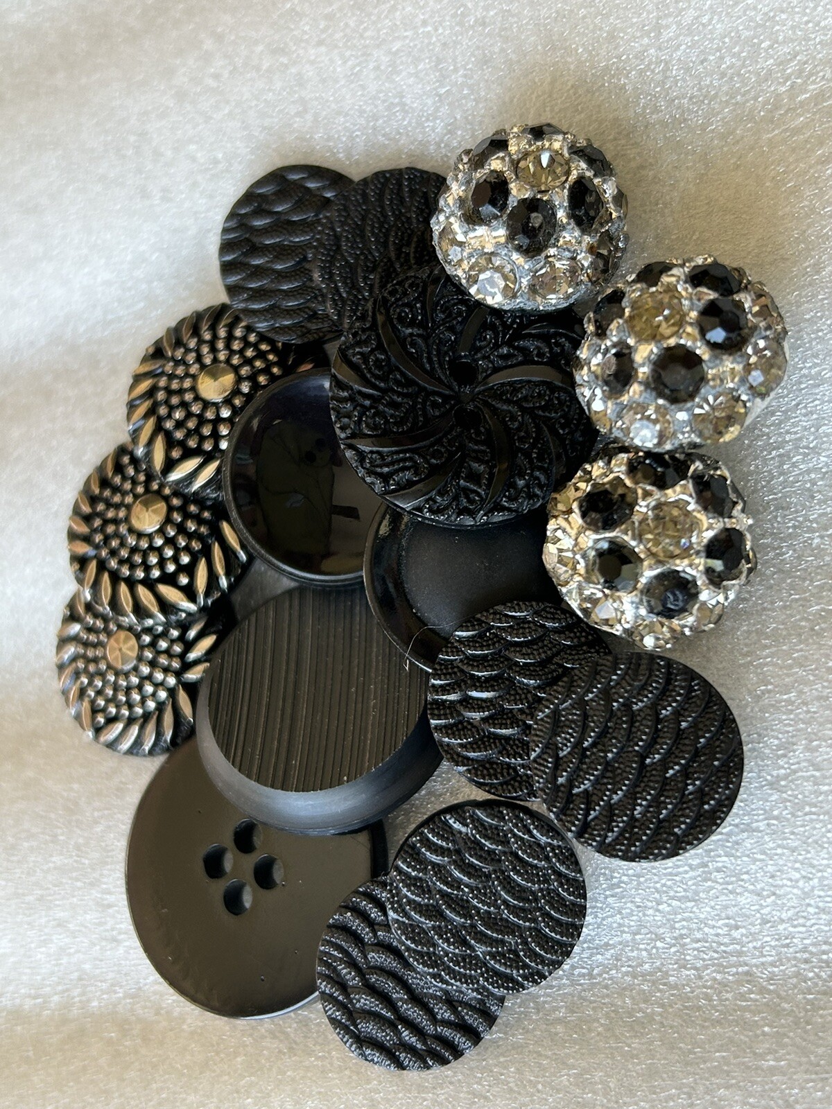 Lovely Vintage 40s 50s Lot 18 Black Silver Metal FANCY Buttons Lovely Vintage 40s 50s Lot 18 Black Silver Metal FANCY Buttons