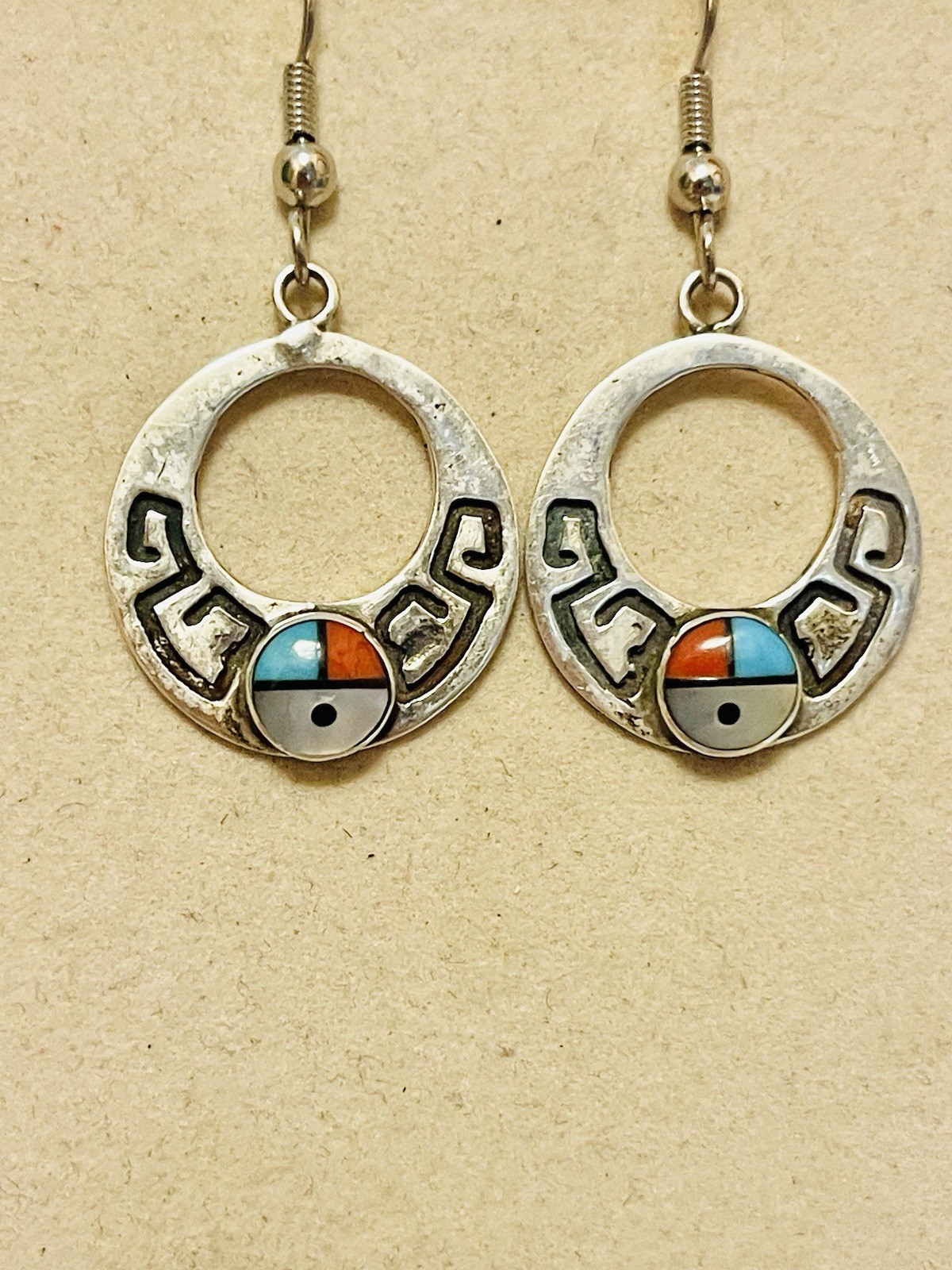 VTG NATIVE AMERICAN ZUNI Sterling Silver SunFace Earrings Turquoise Coral MOP
