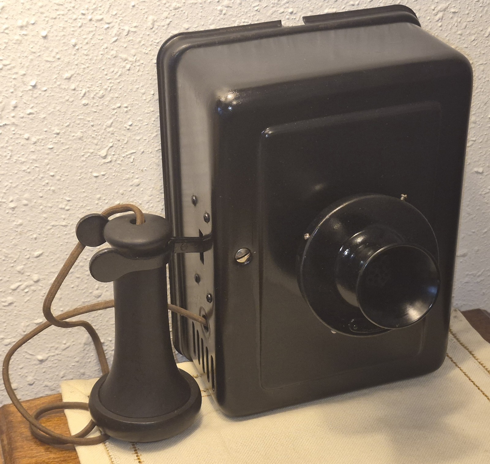 Beautiful Western Electric 533A Telephone.  No Damage, Complete & Well Preserved