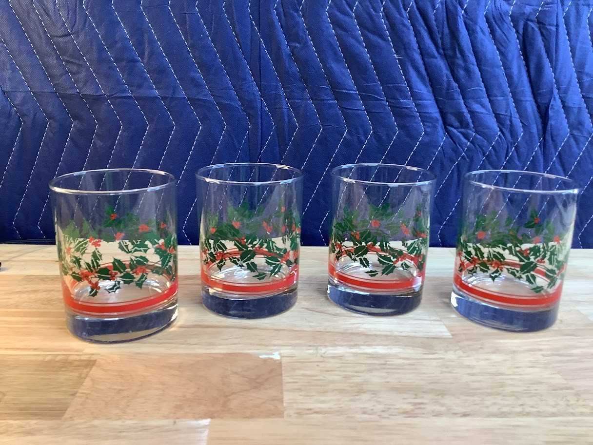 VTG Libbey Set Of 4 Christmas Holly Leaf And Berries 4