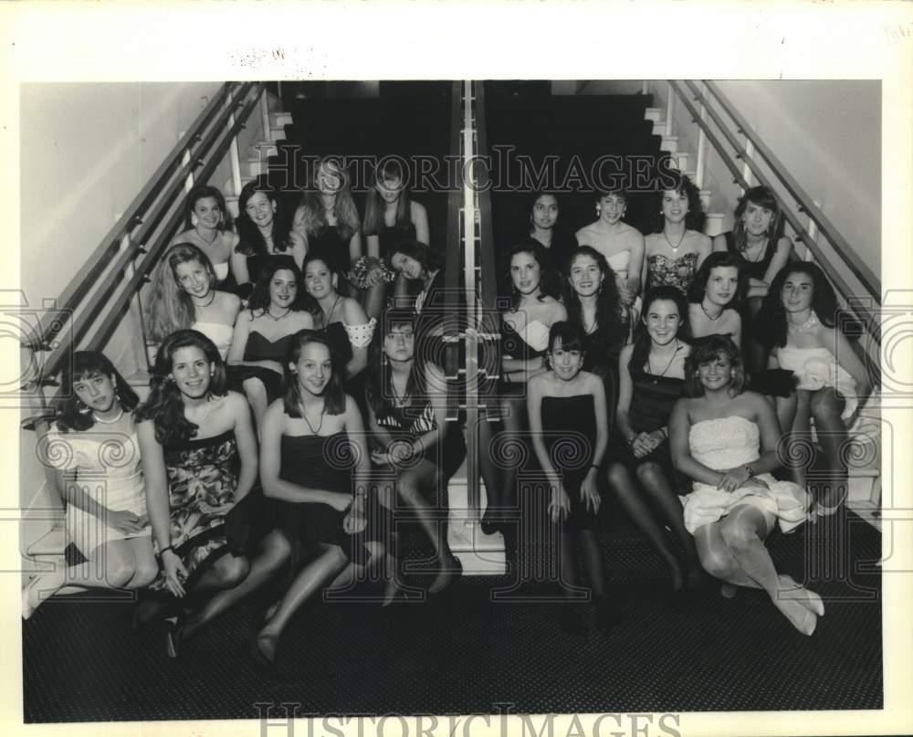 1990 Press Photo Newman High School Queen Of Hearts Sweet Sixteen Event