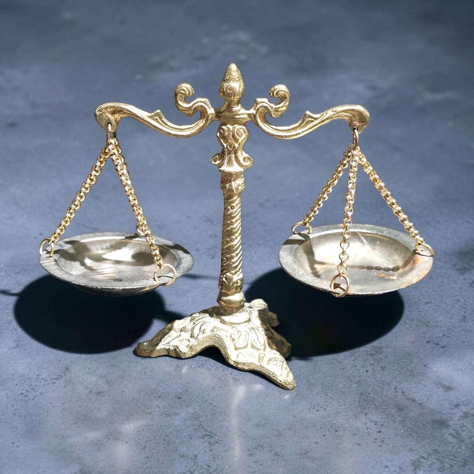 Vintage Miniature Brass Balance Scale Apothecary Jewelry Decorative 5.5