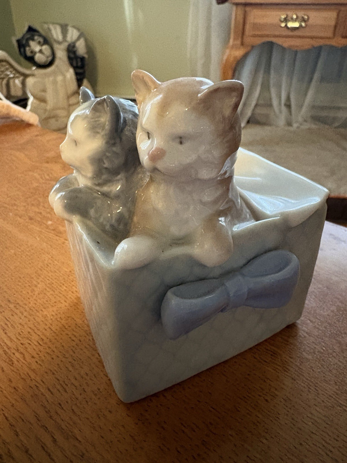 Vintage LLadro Daisa Kittens In A Box Porcelain Figurine 1988 4\