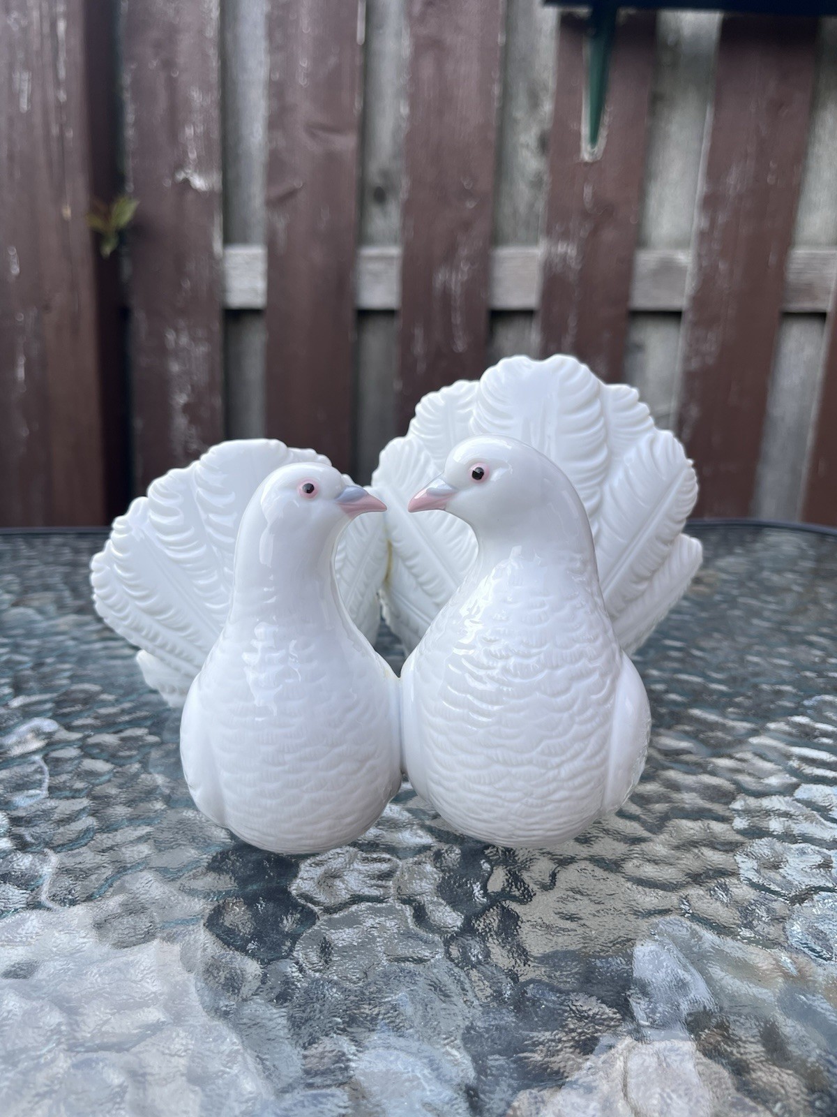Lladro Porcelain Doves #1169 Figurine Made / Spain Designed by Antonio Ballester Lladro Porcelain Doves #1169 Figurine Made / Spain Designed by Antonio Ballester
