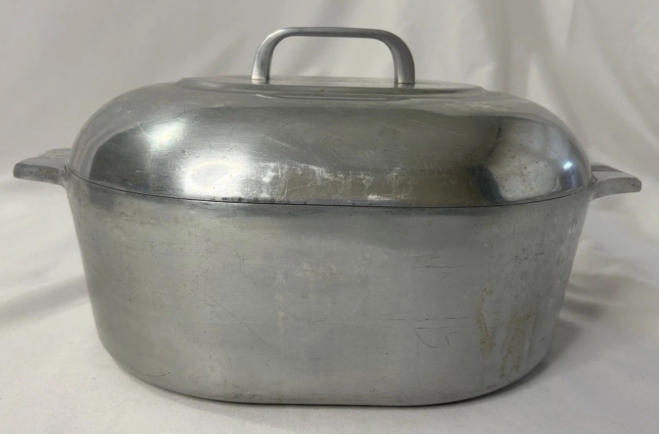 Vtg Wagner Ware Sydney O Magnalite 4265-P 8Qt Dutch Oven Roaster w/ Lid & Trivet