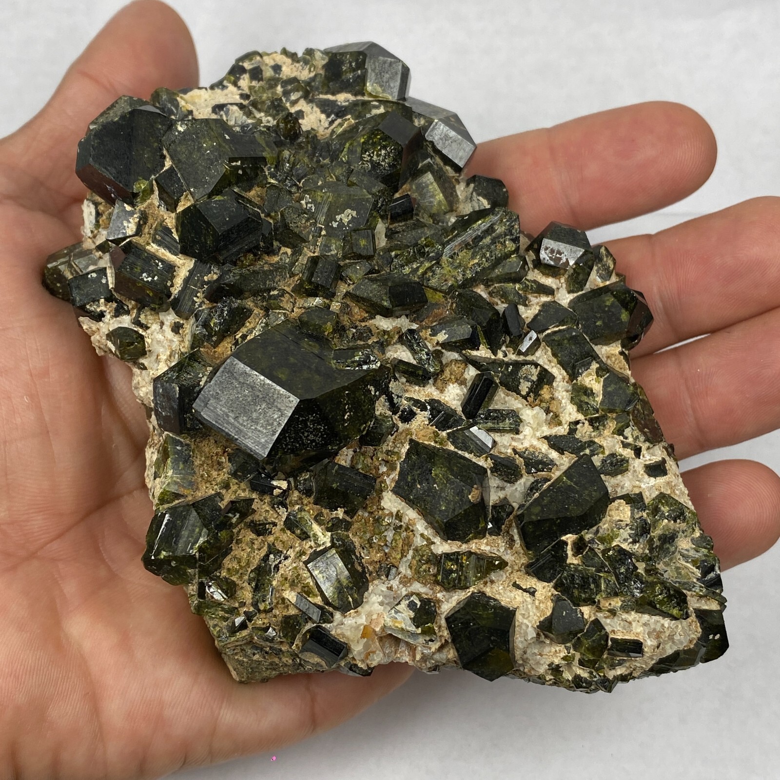 HIGH QUALITY LARGE DRUZY EPIDOTE FROM PERU PERFECT DEEP GREEN 528.51 GRAMS HIGH QUALITY LARGE DRUZY EPIDOTE FROM PERU PERFECT DEEP GREEN 528.51 GRAMS
