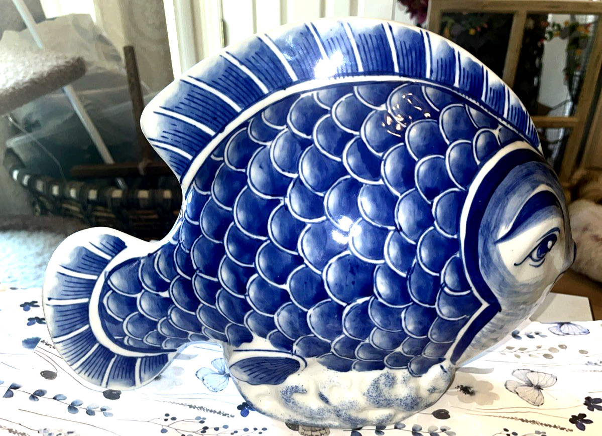 Lg Unique Blue White Chinoiserie Fish Figurine Heavy Porcelain Asian Hamptons A2