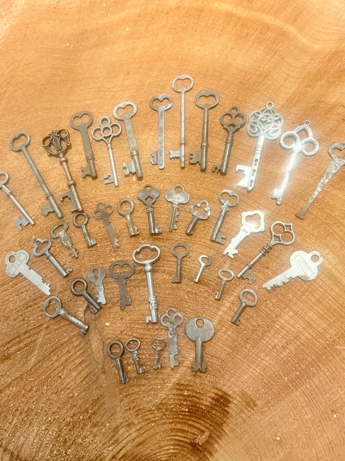 Lot VINTAGE SKELETON KEYS and Others