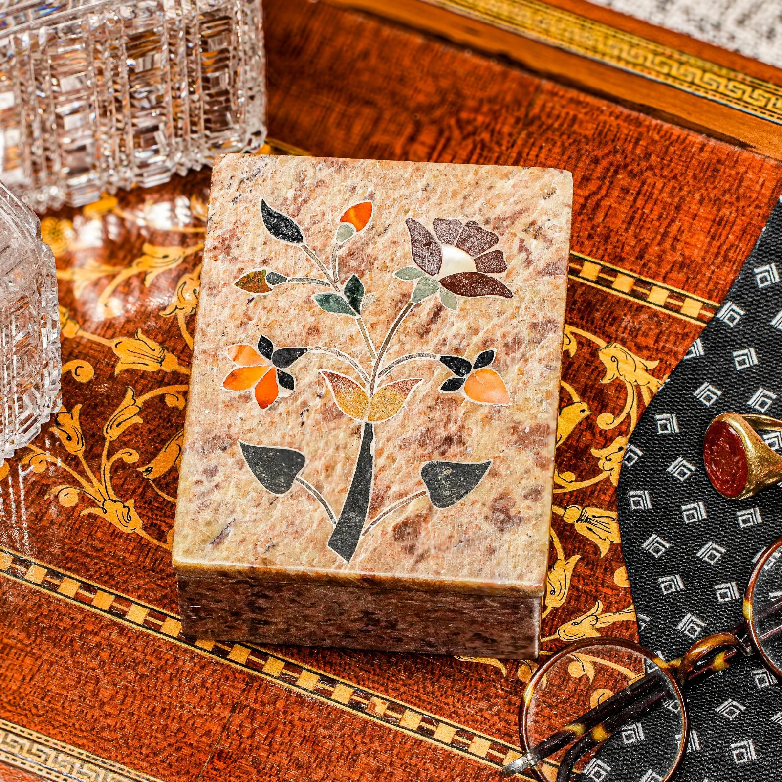Nice Pietra Dura Antique Inlaid Stone Flower Specimen Jewelry Trinket Box