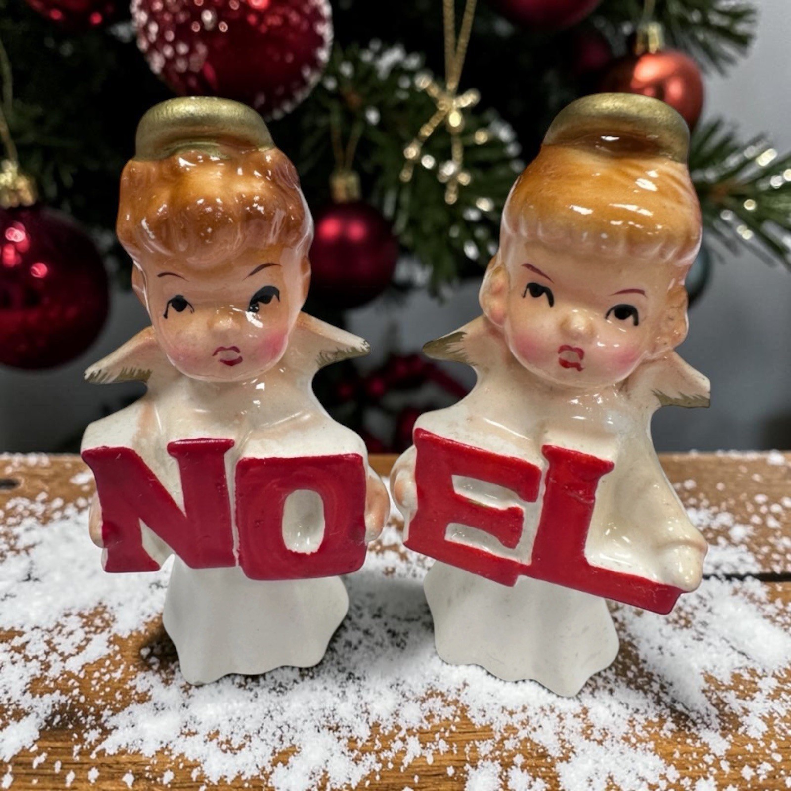 Vintage Brinns Christmas Angels NOEL Salt & Pepper Shaker Set