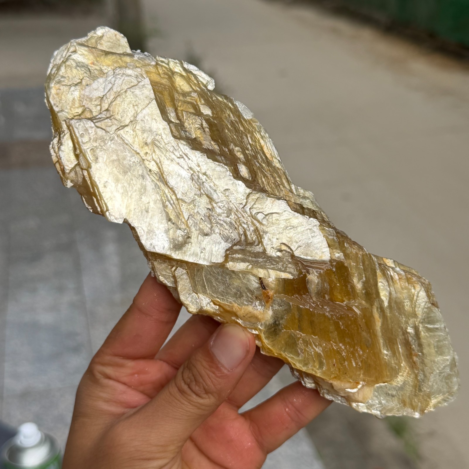 430g Natural Raw Good Flash Golden Mica Rough Quartz Crystal Mineral Healing 430g Natural Raw Good Flash Golden Mica Rough Quartz Crystal Mineral Healing