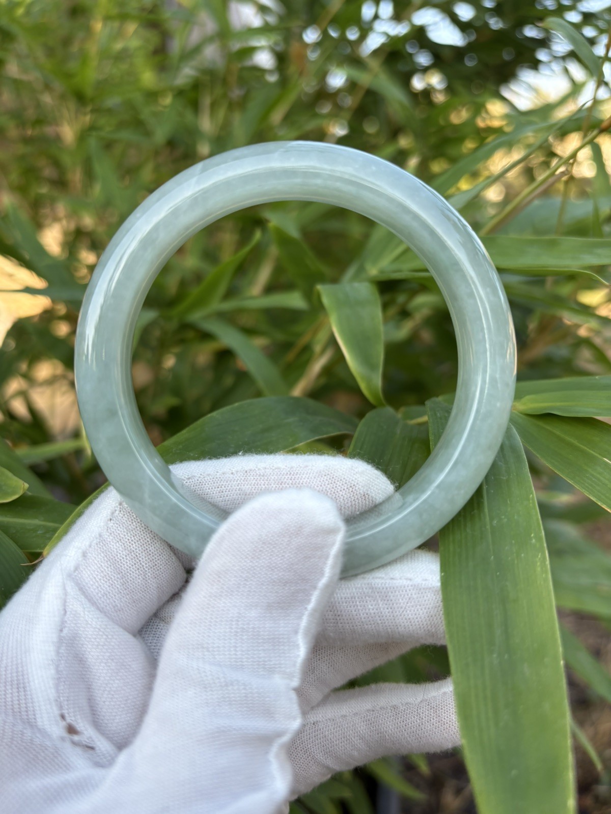 DISCOUNTED Green Jadeite Jade Bangle. Grade A Untreated. 60mm Phi Thuý feicui