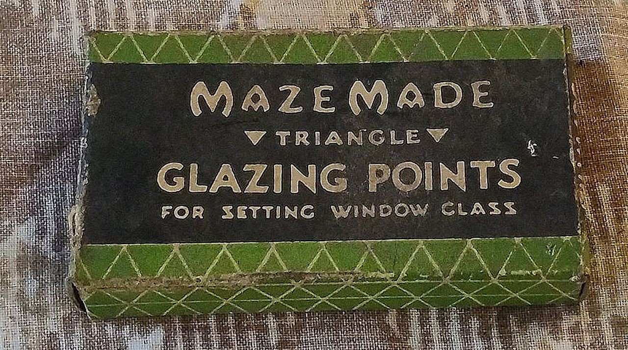 1/8 Pound Box of Vintage Maze Made No. 2 Zinc Coated Triangle Glazing Points