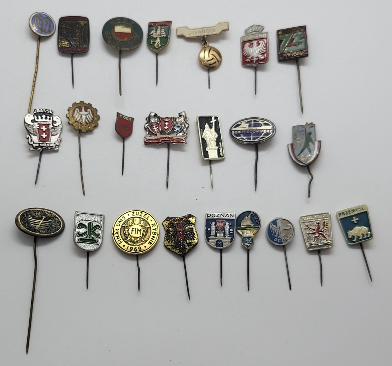 Vintage Set Pins Badges From Poland Europe Gdansk Poznan 23 Different Pieces Vintage Set Pins Badges From Poland Europe Gdansk Poznan 23 Different Pieces