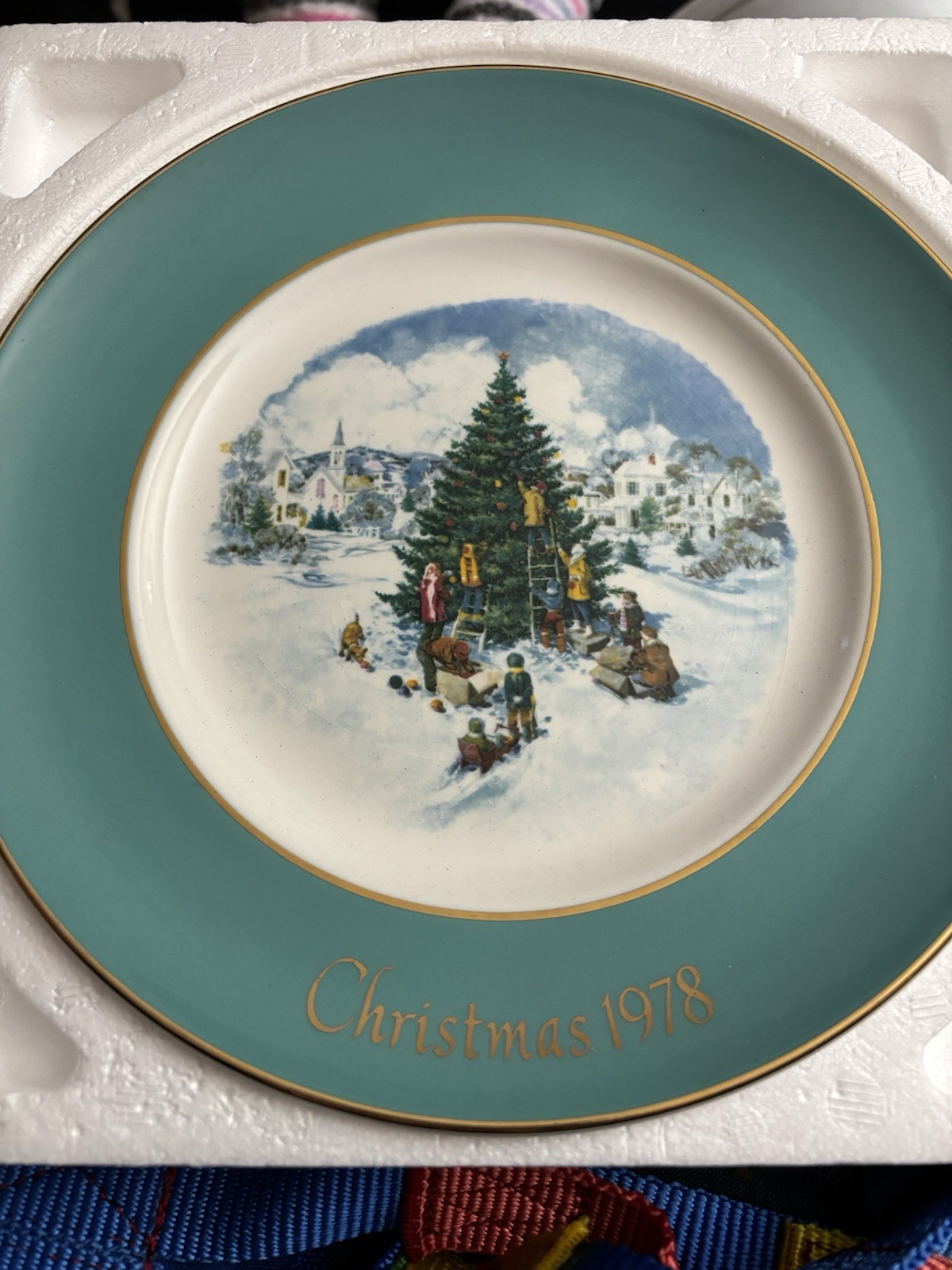 Avon Christmas Plates. 1975-76-78-79-80-81-82. Original Packaging. Pristine.