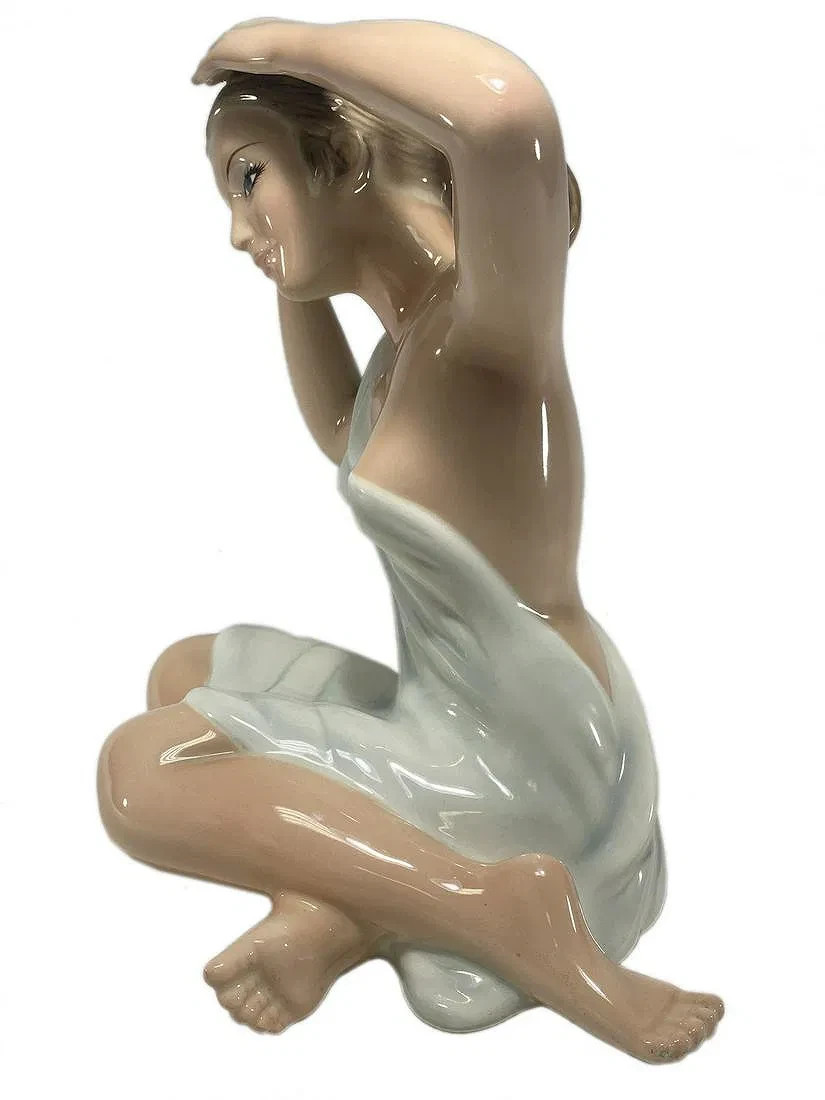 Vintage Italian Woman Faience Figurine