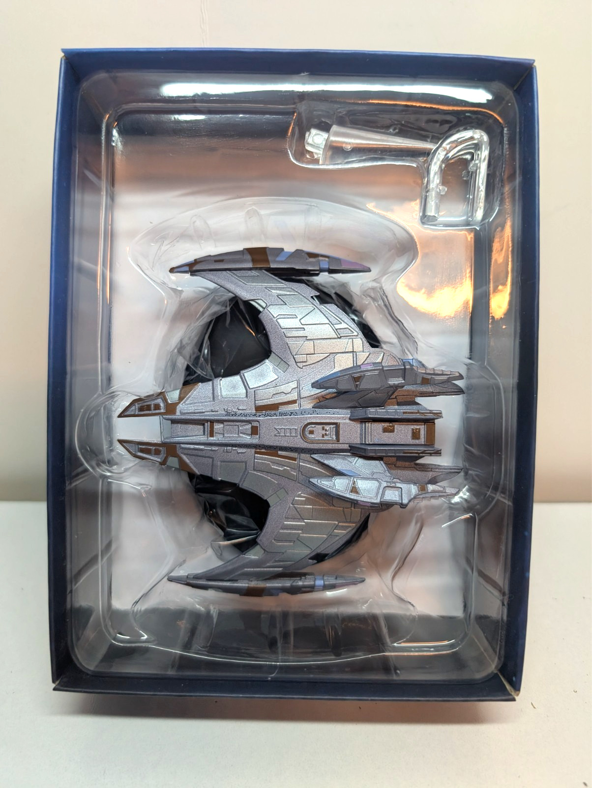 Eaglemoss Star Trek Collection Issue #13 - Jem\'Hardar Battlecruiser No Mag Eaglemoss Star Trek Collection Issue #13 - Jem\'Hardar Battlecruiser No Mag