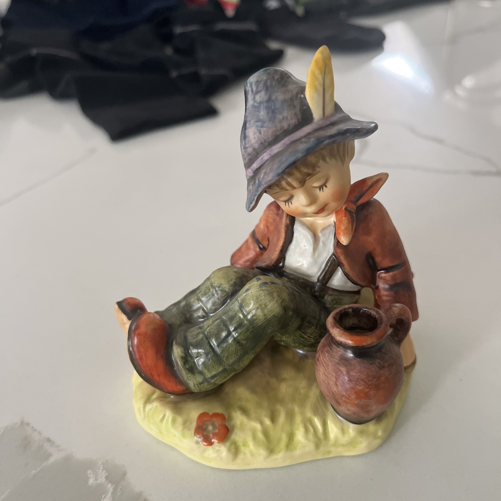 Vintage 1976 Goebel Hummel Figurine “Coffee Break” #409 Special Edition No. 8