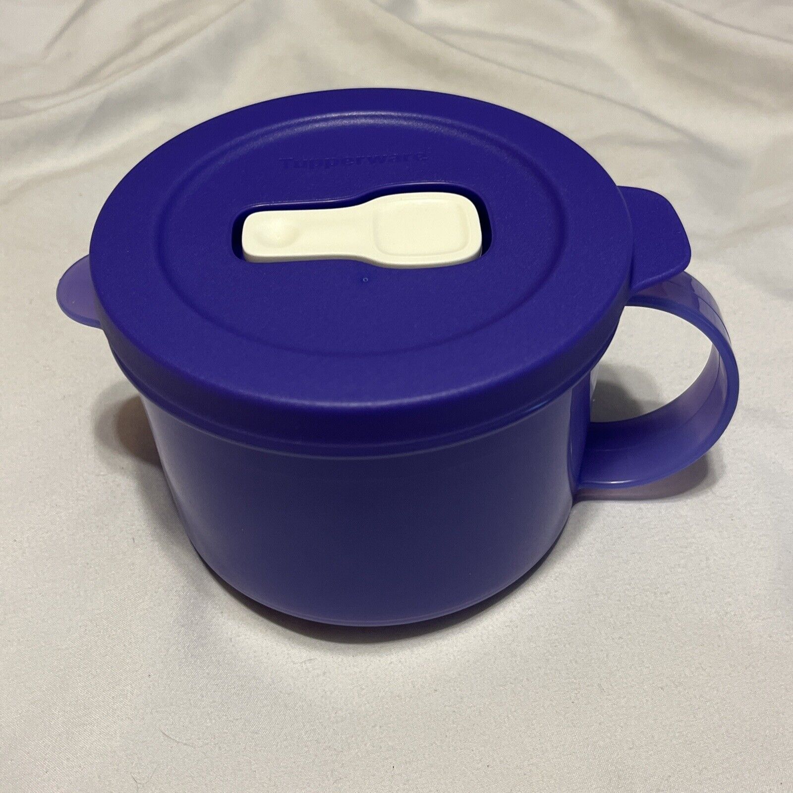 Tupperware Crystalwave 16 Oz Vented Microwave Soup Cup Bowl Mug 3155 with Handle