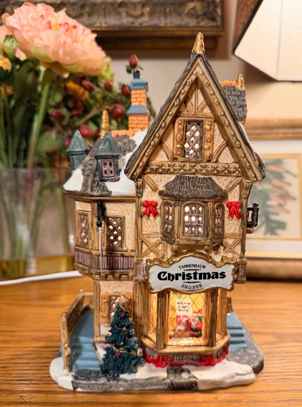 Lemax Vintage TANNENBAUM CHRISTMAS SHOPPE, Illuminated, Hand-Painted, Beautiful