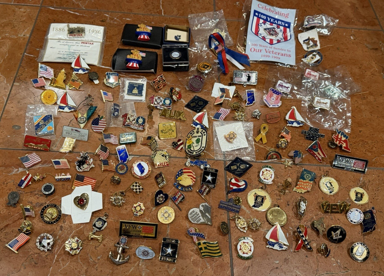 LOT 150 LAPEL PINS PINBACK PATRIOTIC MASONIC VETERAN MILITARY IN LIONS USA FLAG