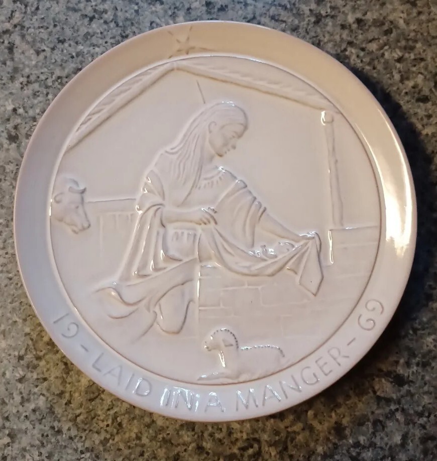 1969 FRANKOMA POTTERY  Laid In A Manger  8  1/2 Inch CHRISTMAS PLATE 