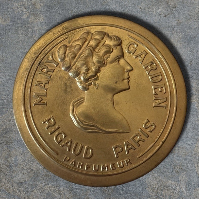 Antique c1919 Mary Garden Rigaud Paris Brass Powder Compact Empty 2.5” Beautiful