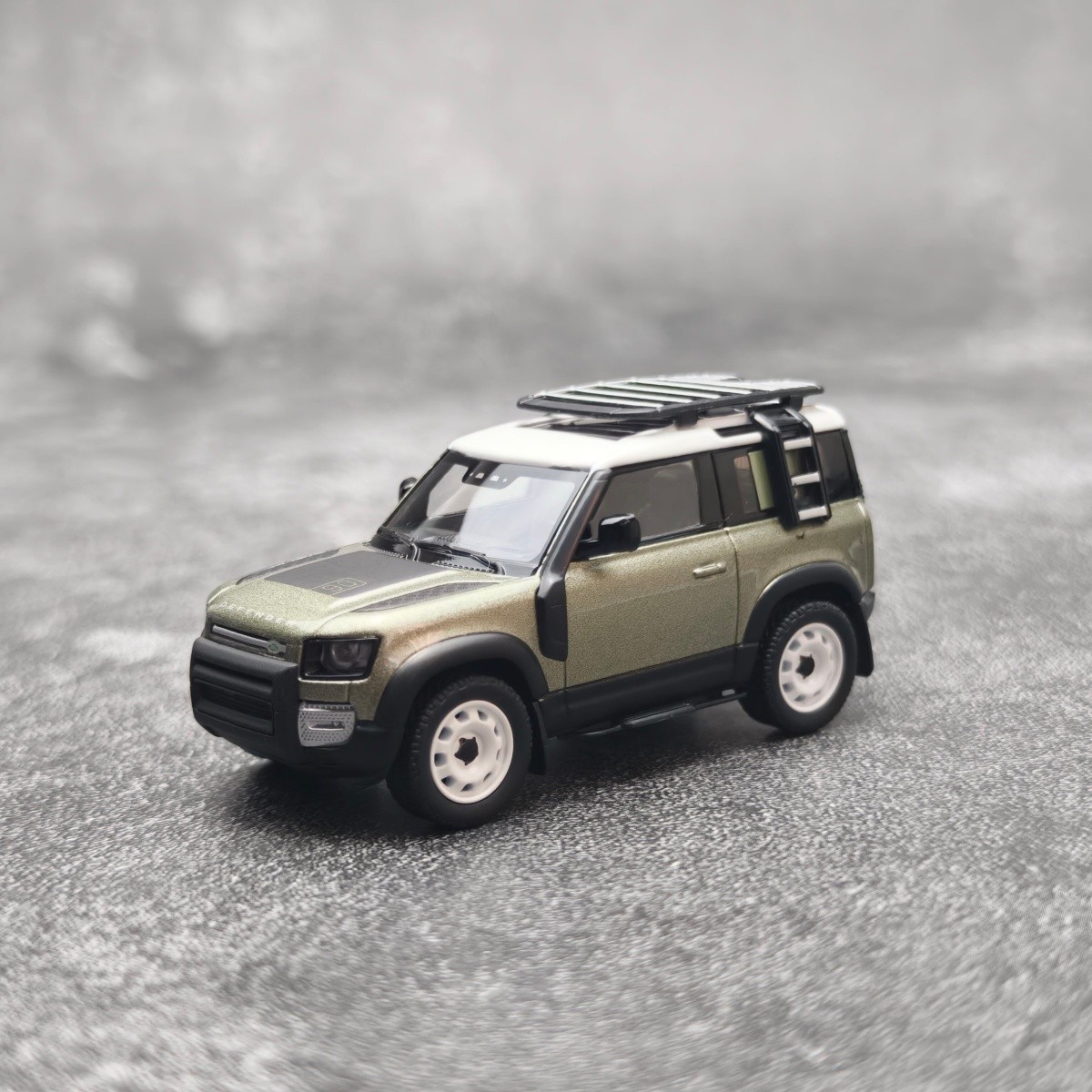 AR Box 1/64 Land Rover green Defender 90 Alloy Diecast Car Model Toys Gifts AR Box 1/64 Land Rover green Defender 90 Alloy Diecast Car Model Toys Gifts