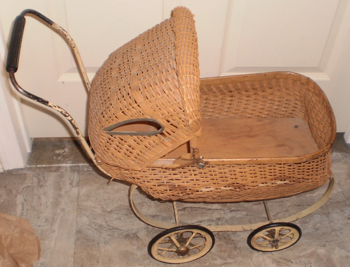 Antique Victorian 1900's Wicker Baby Doll Carriage 10 Antique Victorian 1900's Wicker Baby Doll Carriage 10