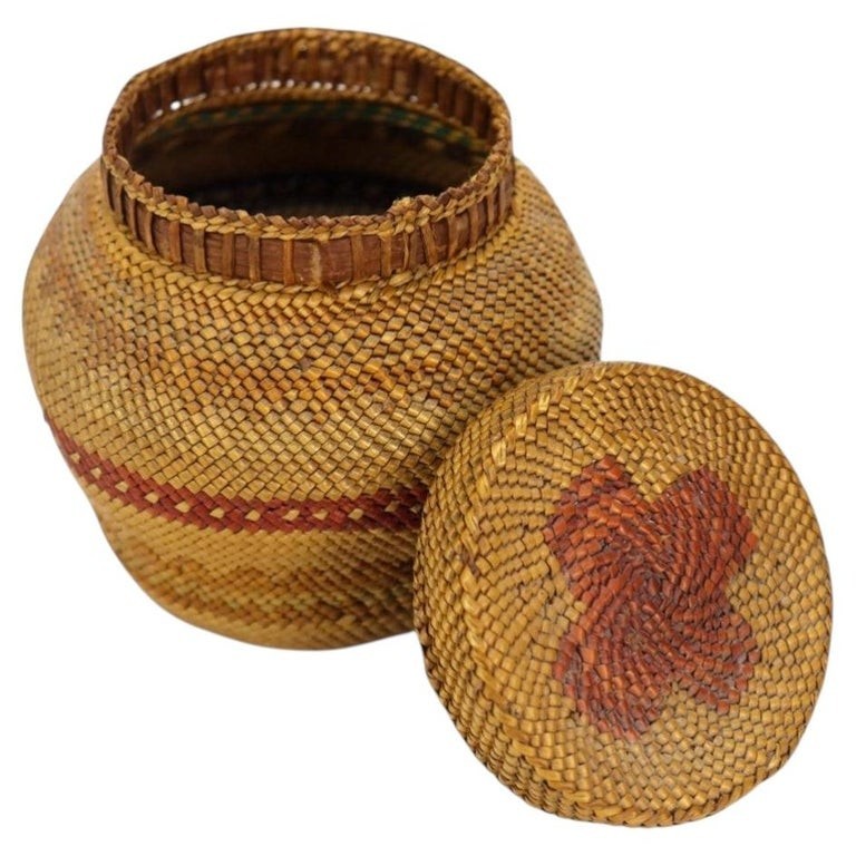 Antique Pacific Northwest Native American Makah Woven Bulbous Basket & Lid C1920