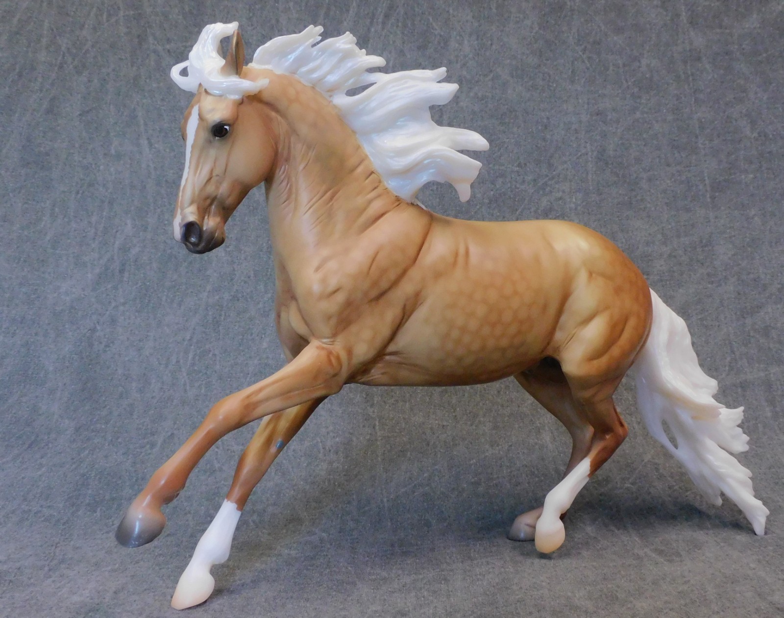 Breyer * Future Is Bright * Breyerfest Criollo Traditional Model Horse