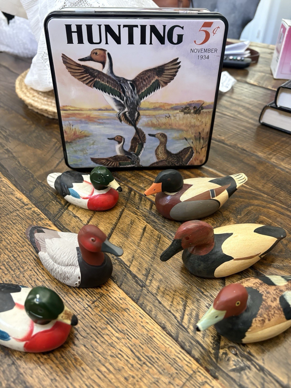 Set A Six Vintage Ducks Ceramic And Wood With Vintage Tin